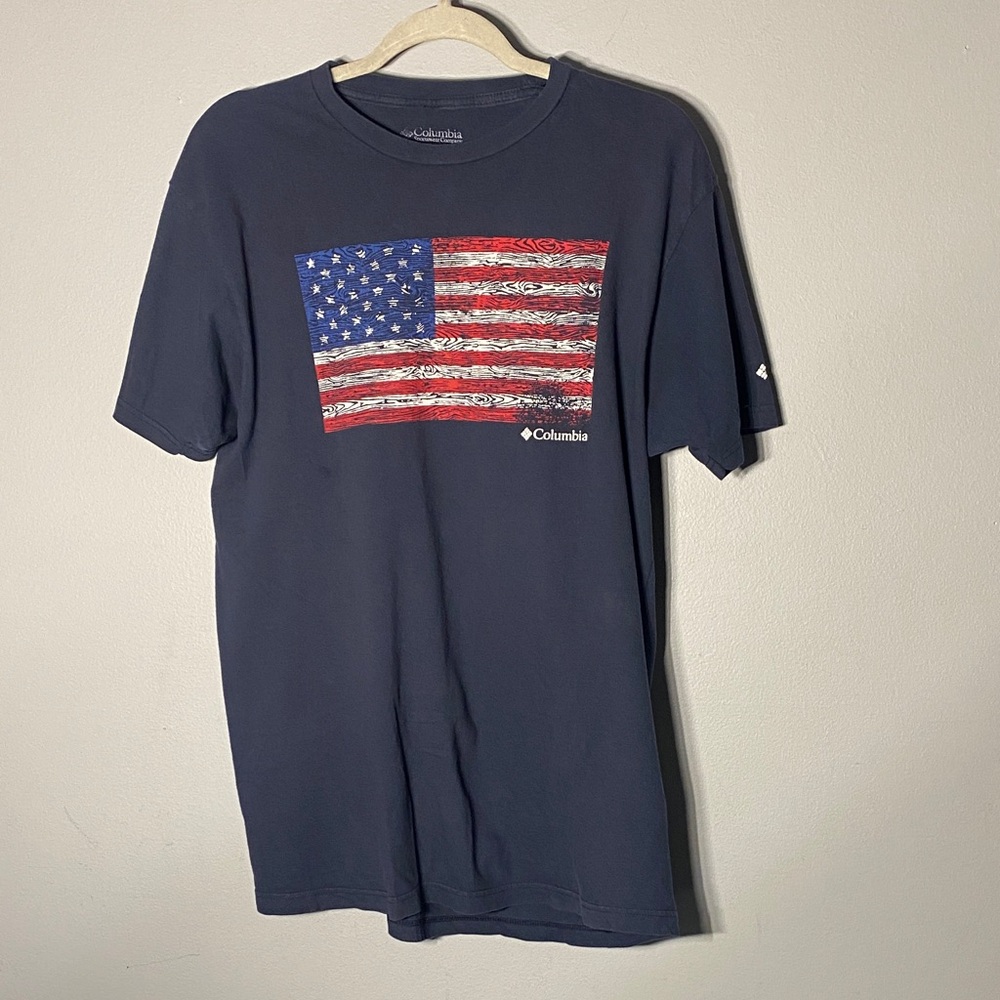 Columbia Dark Blue Men's Tee with Flag Design Size Large